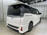広々とした車内空間に優れた燃費性能。更にデザインも上質で人気のお車です!