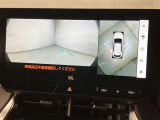 全周囲カメラ付きで車庫入れも安心ですね。