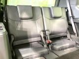 3列目シートはもちろん状態良好☆大人でもゆったりと座って頂けますので、大人数でのお出かけもラクラクです♪ご家族で、気の知れた仲間で、ドライブに行くのが楽しみですね♪