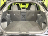 普段のお買い物や通勤、送迎等に十分な荷室スペースを確保しております。セカンドシートを倒すと、大きな荷物の積載も可能です♪