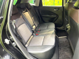 後部座席も気になるようなキズ・汚れやへたり等、大きなダメージはなく、良好な状態です。