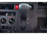 CVT(無段変速機)を採用しています!走行シーンにマッチした変速比で快適ドライブが出来ます♪