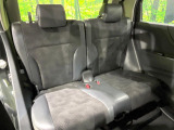 後部座席も気になるようなキズ・汚れやへたり等、大きなダメージはなく、良好な状態です。