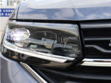 先進装備のLEDマトリックスヘッドライト付き!周囲の状況に合わせて照射範囲をコントロールし、明るさと安全性を両立。夜間走行の安心感が違います。