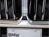 BMW代表的な特徴のキドニーグリル。BMWのすべてのモデルに採用され、BMWらしさを強調しております。
