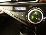 オートエアコンは、常にお好みの温度に調整ができ車内を快適な空間に保ってくれます。