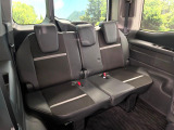 3列目シートはもちろん状態良好☆大人でもゆったりと座って頂けますので、大人数でのお出かけもラクラクです♪ご家族で、気の知れた仲間で、ドライブに行くのが楽しみですね♪