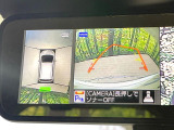 【アラウンドビューモニター】専用のカメラにより、上から見下ろしたような視点で360度クルマの周囲を確認することができます☆死角部分も確認しやすく、狭い場所での切り返しや駐車もスムーズに行えます。