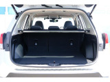 車体構造の見直しや、新型パワーリヤゲートの採用により、荷室幅および荷室開口部を拡大。サイズの大きな荷物の出し入れがしやすくなっております。