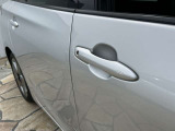 スマート機能付き運転席ドアハンドルです!!左側も同様です♪