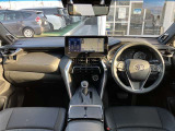 【運転席・インパネまわり】ハンドル・シート・フロアーなど隅々までプロによるクリーニング済み☆彡キレイな車内でドライブが一層快適にお楽しみいただけます!!