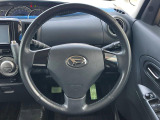 【純正革巻きステアリング】上質な革を使用することで、手にしっかり馴染みとても運転しやすいハンドルです♪