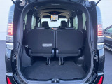 普段のお買い物や通勤、送迎等に十分な荷室スペースを確保しております。サードシートを倒すと、大きな荷物の積載も可能です♪