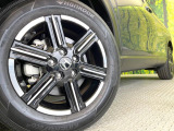 【純正16インチアルミホイール】外観にマッチした純正アルミホイールを装着しております。各種社外アルミホイールや、スタッドレスタイヤも取扱いしております。是非ご相談ください♪
