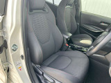 厚みのあるシートは座り心地も良く運転席も助手席もリラックスしてゆったりと座れます!