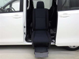 トヨタのウェルキャブ(福祉車両)・サイドリフトアップシート車になります