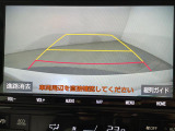 【バックモニター】後ろのカメラの映像をモニターに映し出すことができます!後方の見えない死角や、障害物との距離感をしっかり確認することができます!駐車が苦手な方におすすめです。