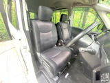 運転席シート廻りは使用感も少なく、良好な状態となっています。丁寧に使われていたことがよくわかりますね。