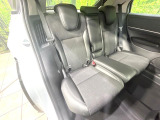 後部座席も気になるようなキズ・汚れやへたり等、大きなダメージはなく、良好な状態です。