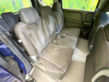 後部座席も気になるようなキズ・汚れやへたり等、大きなダメージはなく、良好な状態です。