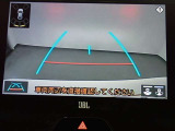 バックモニター付きで後退時に後方が見えるので安心です。車はどうしても死角ができますので、万が一のために必要な装備です。ただあくまでも補助装備ですので、目視での確認をお忘れなく!