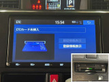 ナビ画面連動のETC付きです。高速道路料金所での小銭の出し入れや雨天時における窓の開け閉めなどの煩わしさが解消できます。料金所の通過もスムーズで快適ですよ。