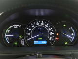 とっても見やすいメーターです。夜間時はラグジュアリーな気分にさせてくれる照明が魅力ですので、夜のドライブも楽しみになりますよ♪