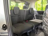 3列目シートはもちろん状態良好☆大人でもゆったりと座って頂けますので、大人数でのお出かけもラクラクです♪ご家族で、気の知れた仲間で、ドライブに行くのが楽しみですね♪