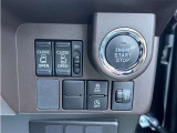 両側パワースライドドア付きだから、狭い駐車スペースなどでの 乗り降りラクラク!小さなお子さまのいるご家庭には嬉しい装備。
