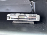 今や必需装備となりつつある、【ETC】搭載車!当店でセットアップが可能ですので、ご納車当日からご使用が可能です!高速道路料金のお支払いが楽々です!