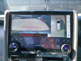 バックガイドモニターで、後方を確認しながら安心して駐車することができます。運転初心者も熟練者も必須の機能ですよ!