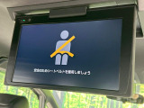 【フリップダウンモニター】大画面モニターで後席でもエンタメをお楽しみいただけます。小さなお子様にも大人気の装備です♪