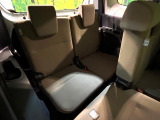 3列目シートはもちろん状態良好☆大人でもゆったりと座って頂けますので、大人数でのお出かけもラクラクです♪ご家族で、気の知れた仲間で、ドライブに行くのが楽しみですね♪