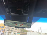 ミラーではなくカメラ映像で広報確認ができるデジタルインナーミラーを搭載!荷物があって後方確認ができないときや雨天時などにとても便利です☆