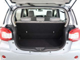 広々としたラゲージスペースを備えています。大きなものや長さのある荷物もしっかりと積み込めます。