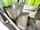 後部座席も気になるようなキズ・汚れやへたり等、大きなダメージはなく、良好な状態です。