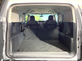 普段のお買い物や通勤、送迎等に十分な荷室スペースを確保しております。セカンドシートを倒すと、大きな荷物の積載も可能です♪