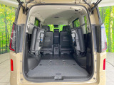 後席を格納すると、これだけの広さが!シーンに合わせたシートアレンジで、大きな荷物も積むことが出来ます♪