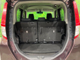 普段のお買い物や通勤、送迎等に十分な荷室スペースを確保しております。セカンドシートを倒すと、大きな荷物の積載も可能です♪