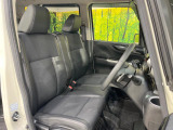 運転席シート廻りは使用感も少なく、良好な状態となっています。前オーナー様が丁寧に使っていたことがよくわかりますね。