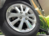 【純正14インチアルミホイール】外観にマッチした純正アルミホイールを装着しております。各種社外アルミホイールや、スタッドレスタイヤも取扱いしております。是非ご相談ください♪