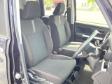 運転席シート廻りは使用感も少なく、良好な状態となっています。前オーナー様が丁寧に使っていたことがよくわかりますね。