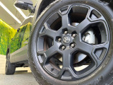 【純正18インチアルミホイール】外観にマッチした純正アルミホイールを装着しております。各種社外アルミホイールや、スタッドレスタイヤも取扱いしております。是非ご相談ください♪