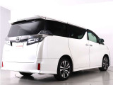 当店では、厳選された車両のみ展示しております。アルファード・ヴェルファイアに特化した専門店ならではの豊富な在庫の中から、お気に入りの一台をお探しください!