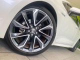 【純正18インチアルミホイール】外観にマッチした純正アルミホイールを装着しております。各種社外アルミホイールや、スタッドレスタイヤも取扱いしております。是非ご相談ください♪