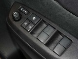 電動格納式ドアミラー・パワーウインドウを装備しています。