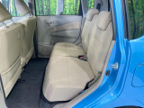 後部座席も気になるようなキズ・汚れやへたり等、大きなダメージはなく、良好な状態です。
