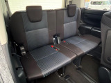 3列目シートはもちろん状態良好☆大人でもゆったりと座って頂けますので、大人数でのお出かけもラクラクです♪ご家族で、気の知れた仲間で、ドライブに行くのが楽しみですね♪