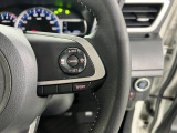 【レーダークルーズコントロール(全車速追従機能付】車内前方に装備されたカメラで先行車を認識し、車速に応じた車間距離を保ちながら追従走行を支援します。