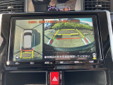 パノラミックビューモニター付きです。車両を上から見たような映像をディスプレイオーディオ画面に表示。運転席からの目視だけでは見にくい、車両周辺の状況をリアルタイムでしっかり確認できます。